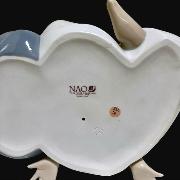 Nao By Lladro Stealing A Kiss Porcelain Figurine